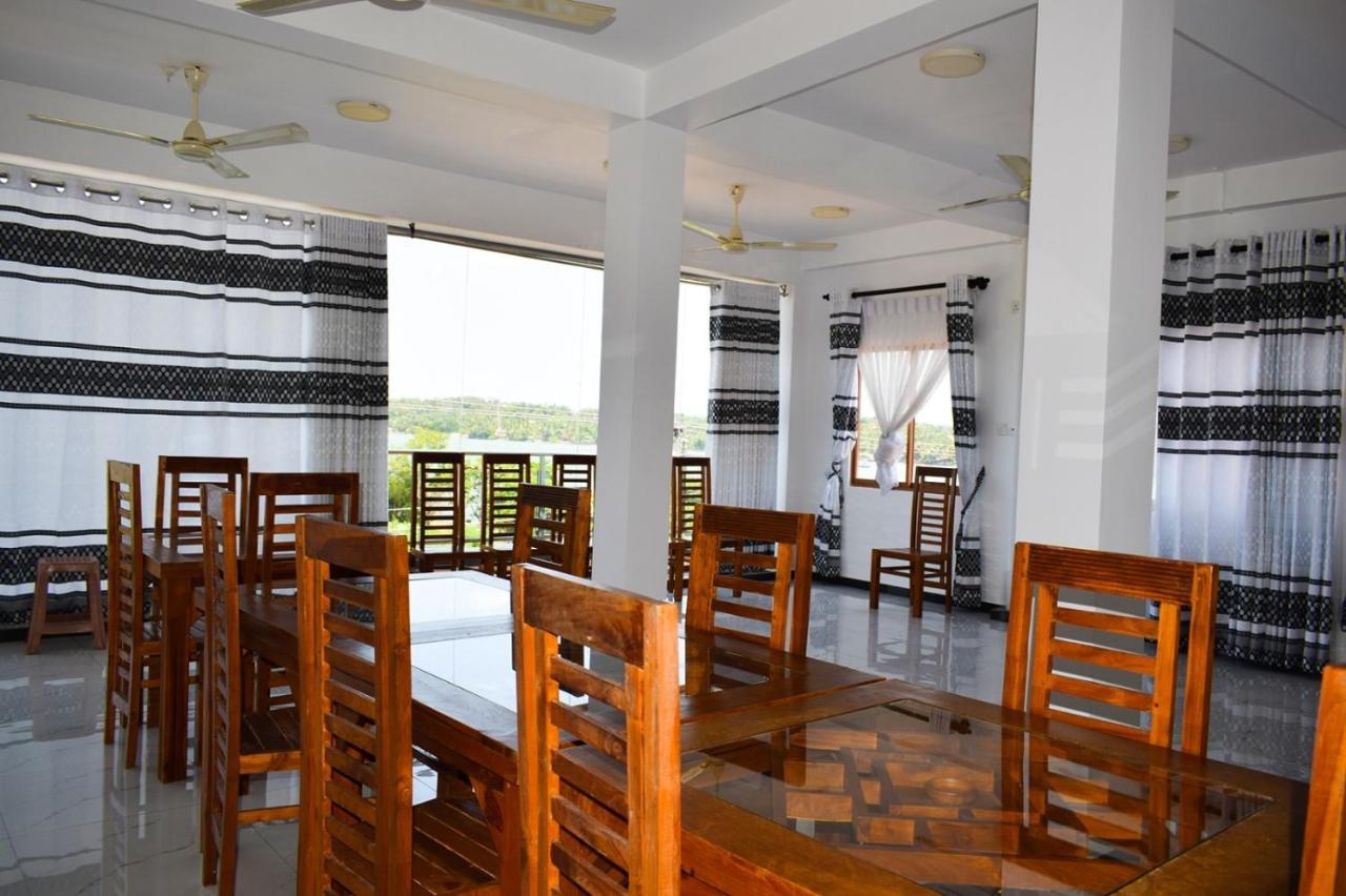 Holiday Villa تريكونامالاي المظهر الخارجي الصورة