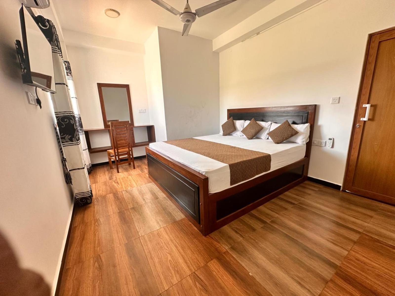 Holiday Villa تريكونامالاي المظهر الخارجي الصورة