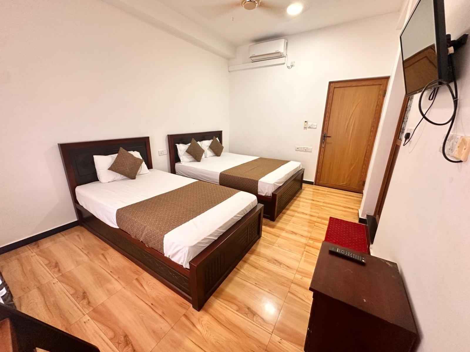 Holiday Villa تريكونامالاي المظهر الخارجي الصورة
