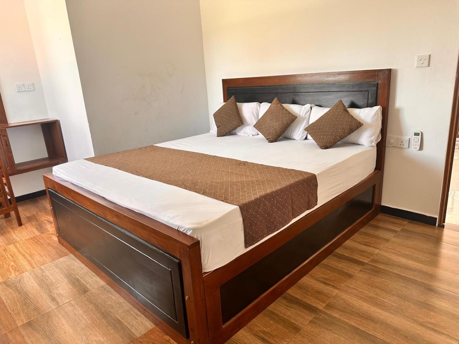Holiday Villa تريكونامالاي المظهر الخارجي الصورة