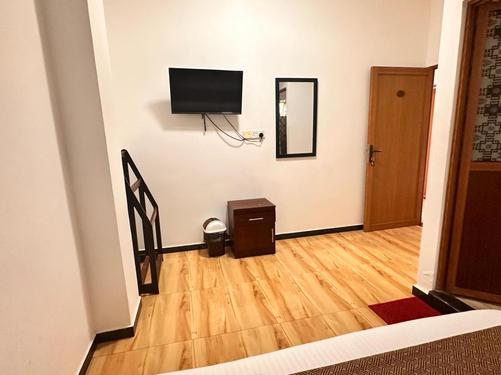 Holiday Villa تريكونامالاي المظهر الخارجي الصورة