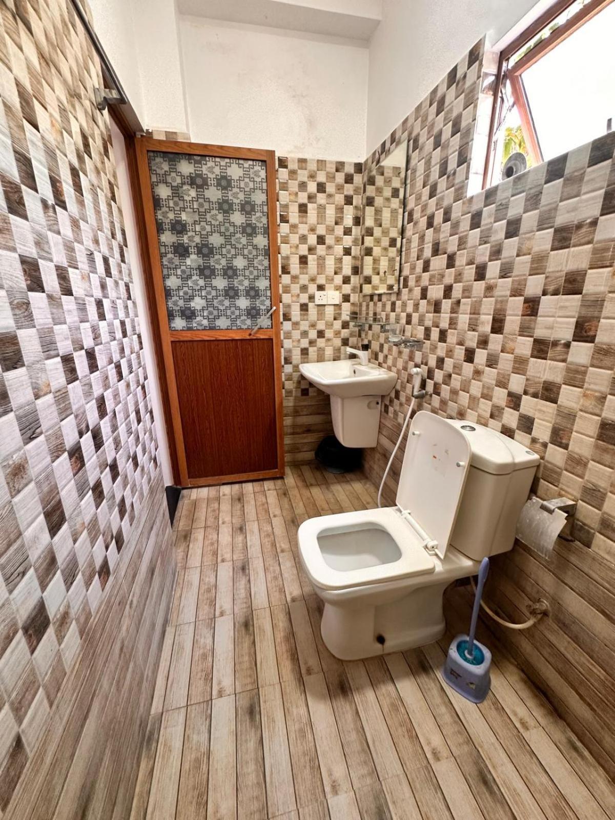 Holiday Villa تريكونامالاي المظهر الخارجي الصورة