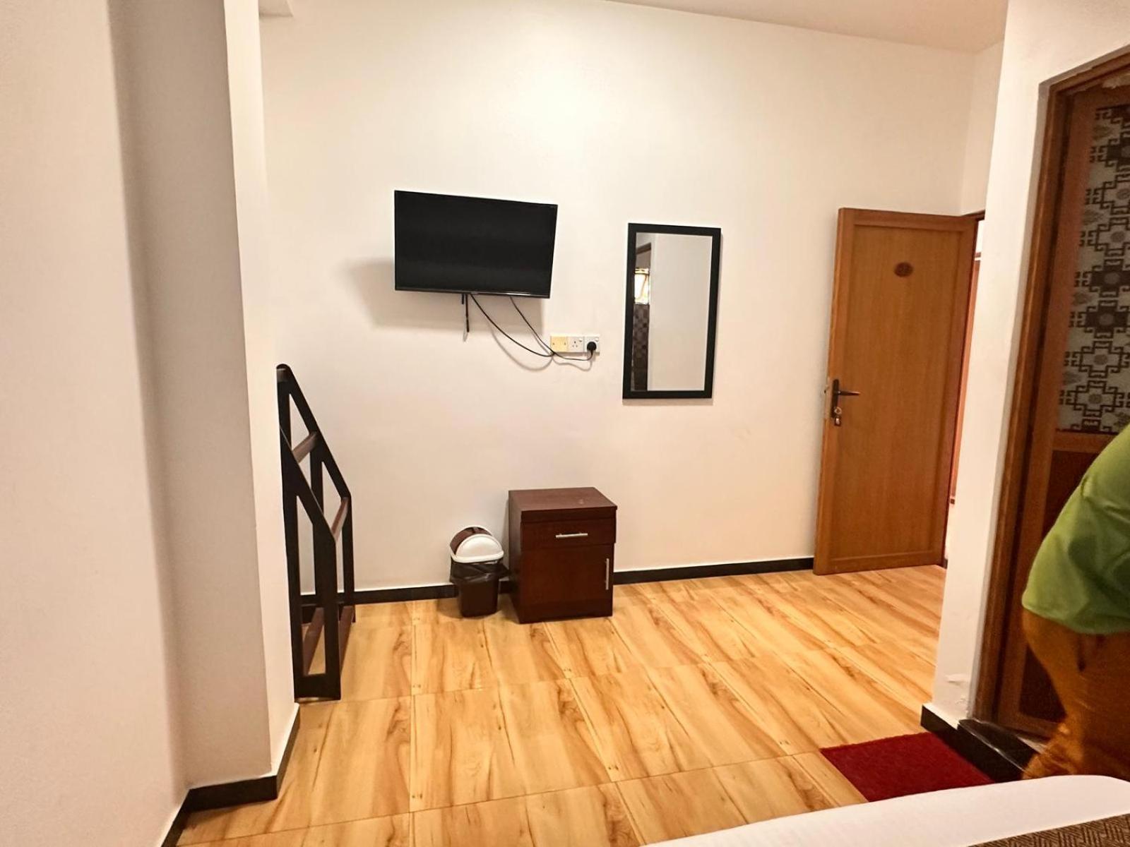 Holiday Villa تريكونامالاي المظهر الخارجي الصورة