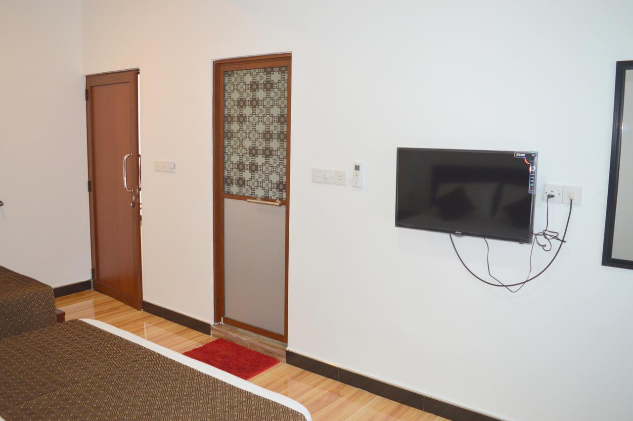 Holiday Villa تريكونامالاي المظهر الخارجي الصورة